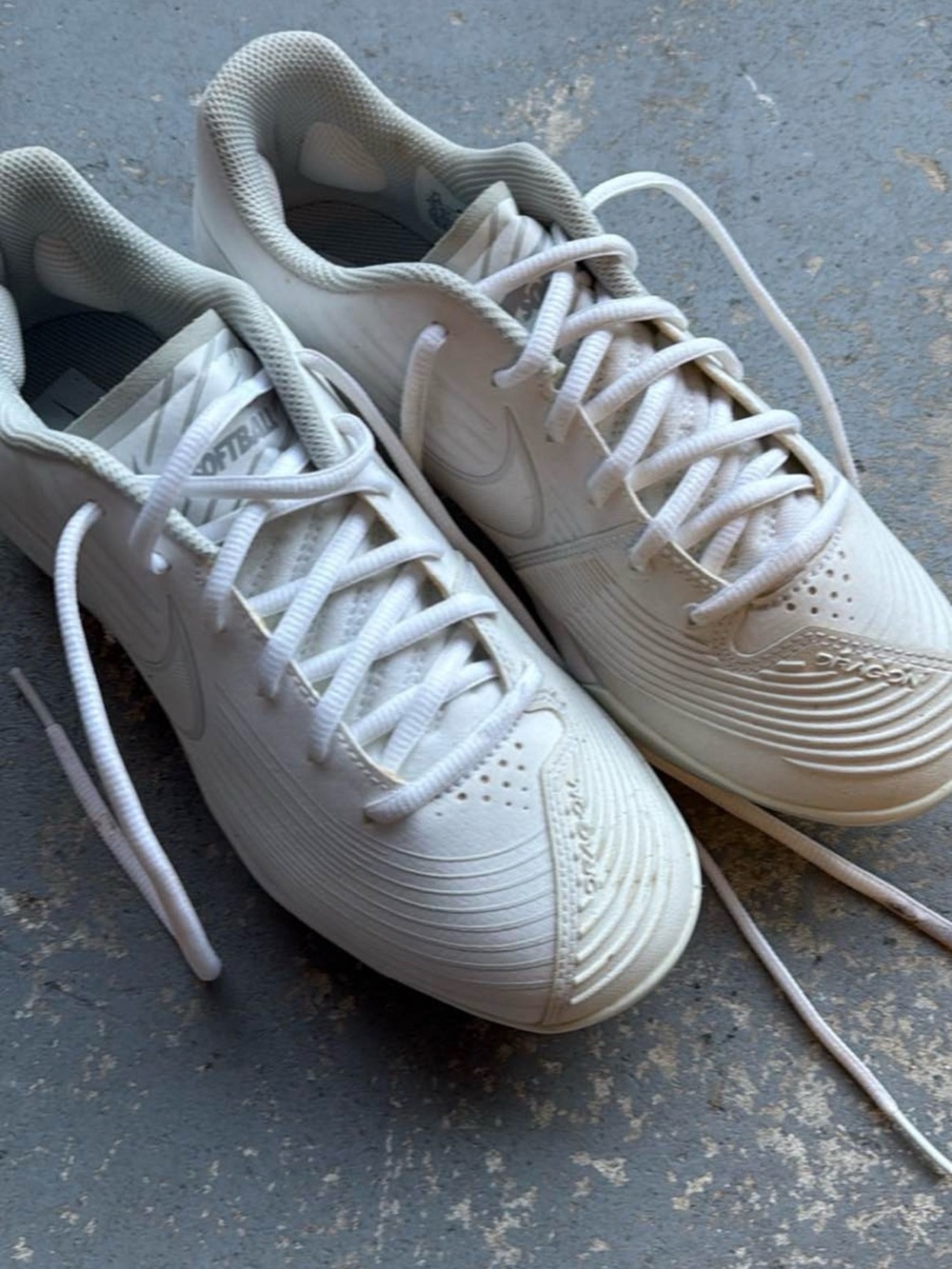 Nike women’s softball cleats